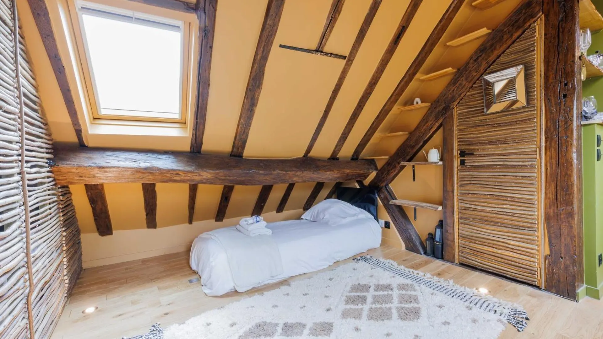 Atypical Studio Near Jardin Du Luxembourg - Mobility Lease パリ アパート